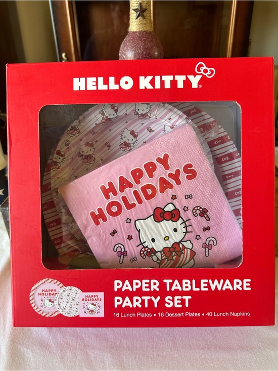 Hello Kitty Other - Hello Kitty Paper Party Happy Holidays Tableware Set - New